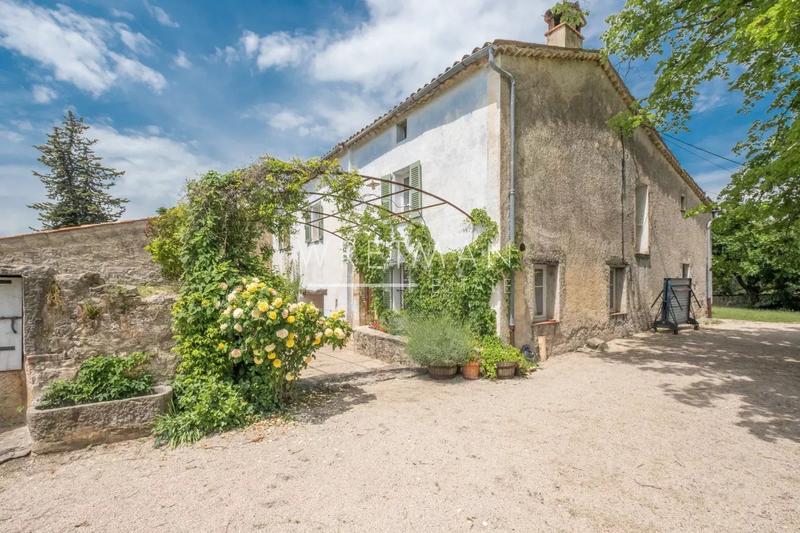 Villa - 257 m² - 10 pièces