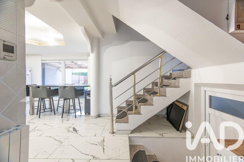 Maison de ville - 104 m² - 6 pièces