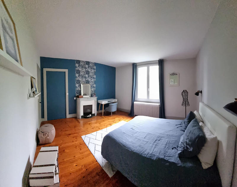 Maison - 325 m² - 10 pièces