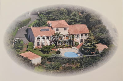 Villa - 540 m² - 19 pièces