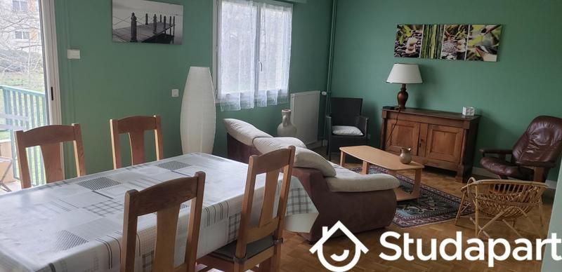 Chambre - 9 m² - 1 pièce