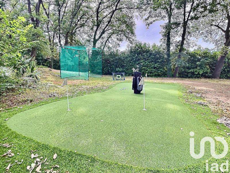 Maison - 332 m² - 10 pièces