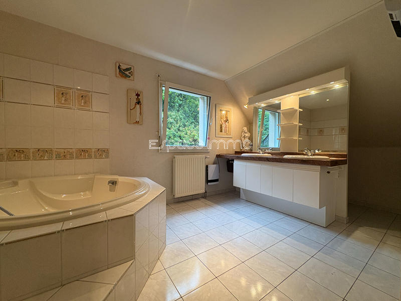 Maison - 184 m² - 5 pièces