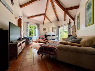 Maison - 220 m² - 10 pièces