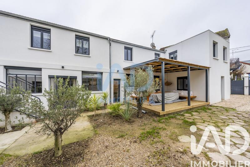 Maison - 180 m² - 8 pièces