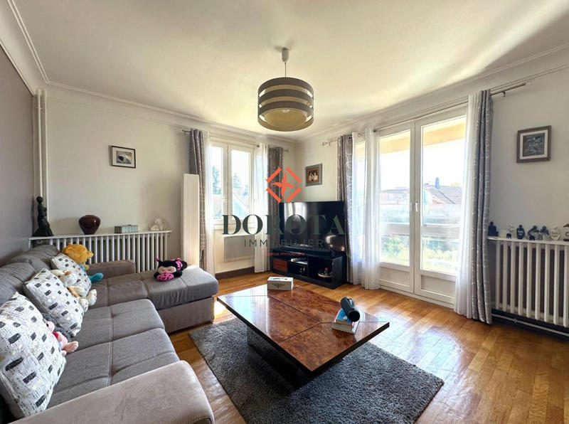 Maison - 211 m² - 9 pièces