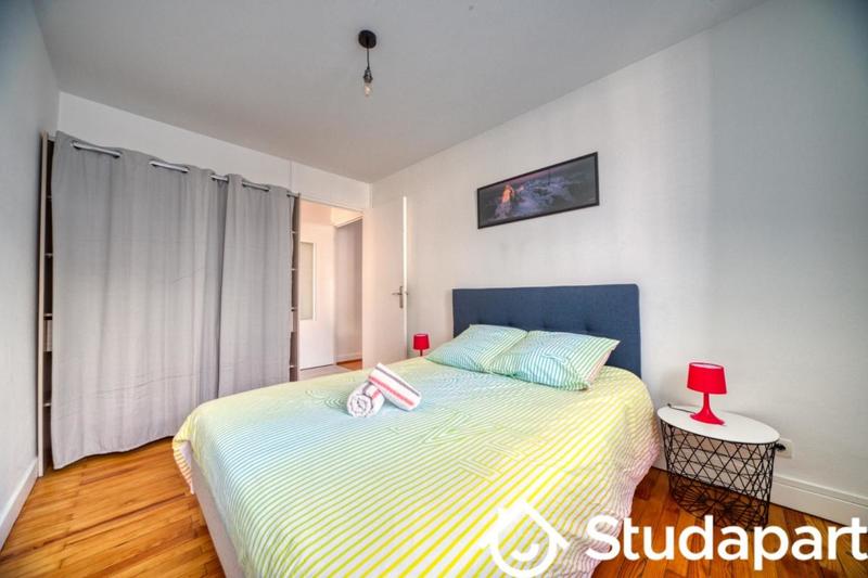 Chambre - 12 m² - 1 pièce