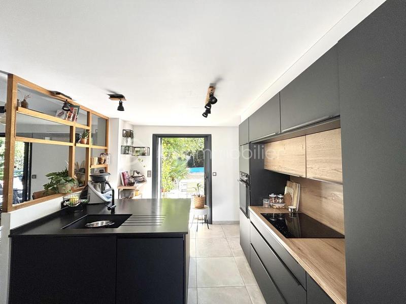 Maison traditionnelle - 164 m² - 7 pièces