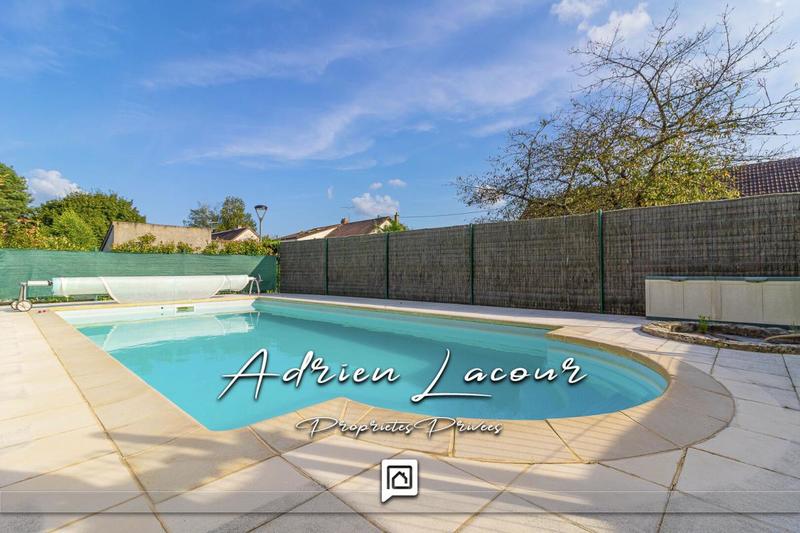 Maison - 150 m² - 8 pièces