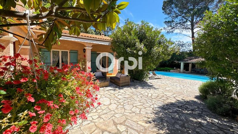 Maison - 211 m² - 6 pièces