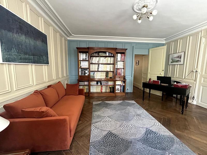 Maison - 204 m² - 7 pièces