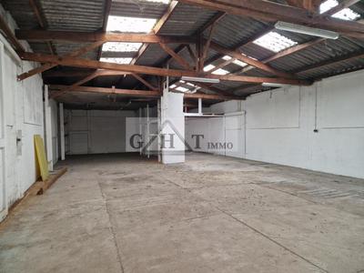 Entrepôt - 1 601 m²