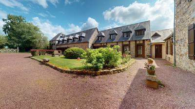 Manoir - 1 359 m² - 26 pièces