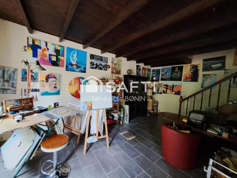 Maison - 220 m² - 5 pièces