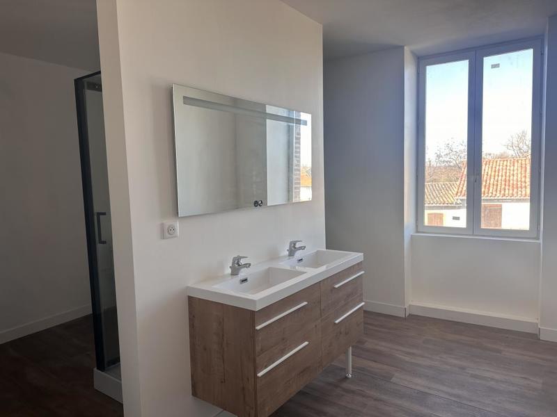 Propriété - 256 m² - 5 pièces