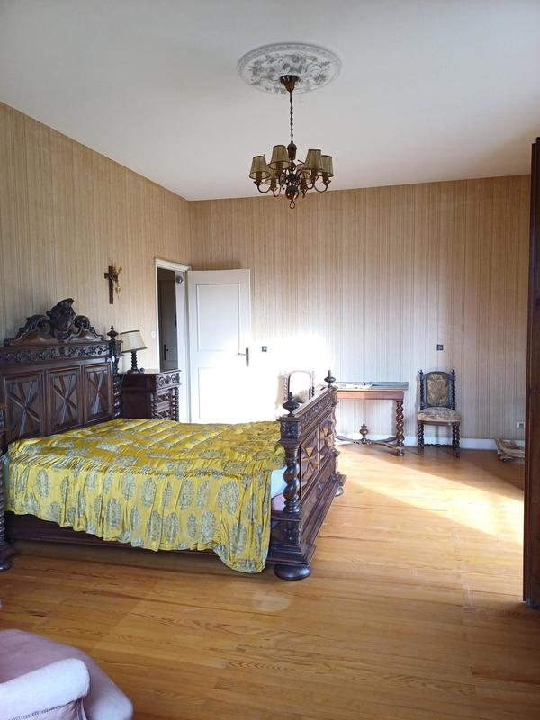 Maison - 206 m² - 6 pièces