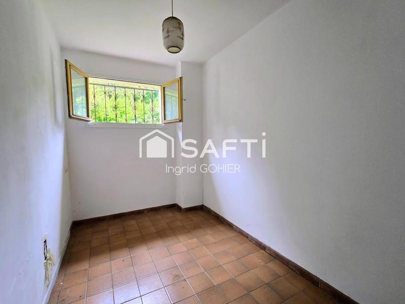 Maison - 180 m² - 7 pièces