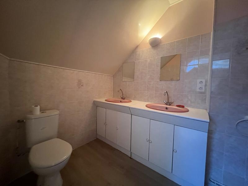 Maison - 162 m² - 9 pièces