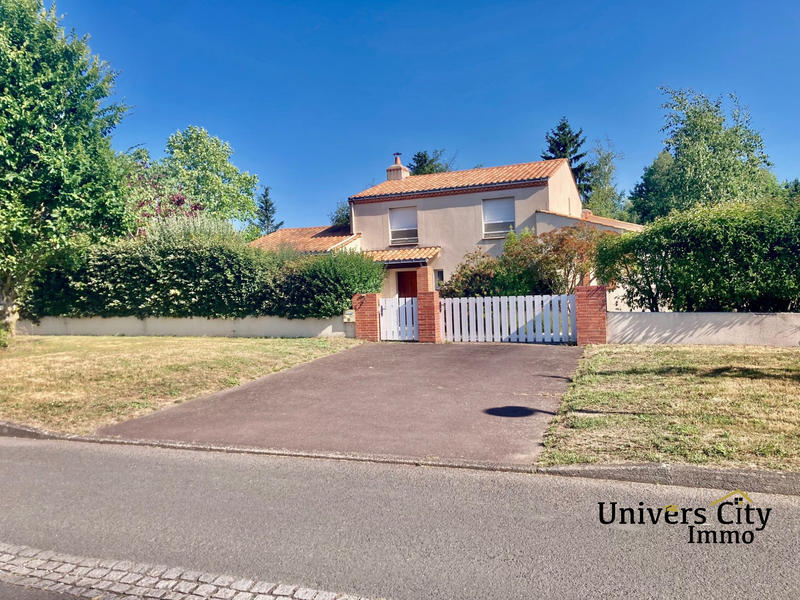 Maison contemporaine - 177 m² - 7 pièces