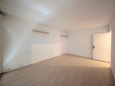 Appartement - 85 m² - 5 pièces