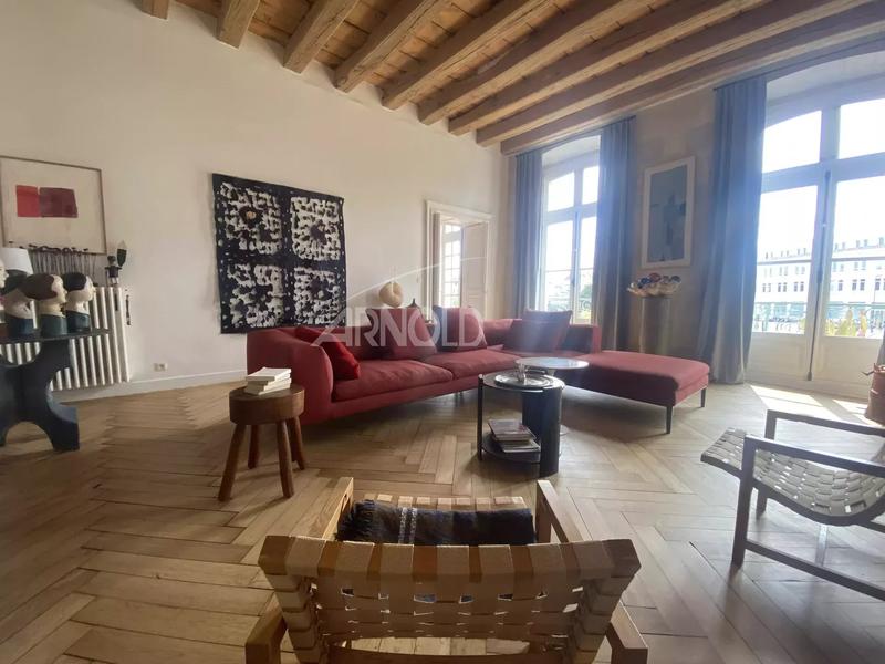 Appartement - 192 m² - 5 pièces