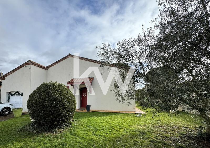 Maison - 214 m² - 9 pièces