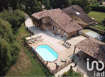 Maison - 480 m² - 10 pièces