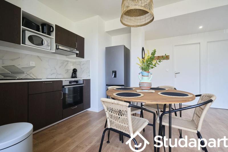 Chambre - 11 m² - 1 pièce