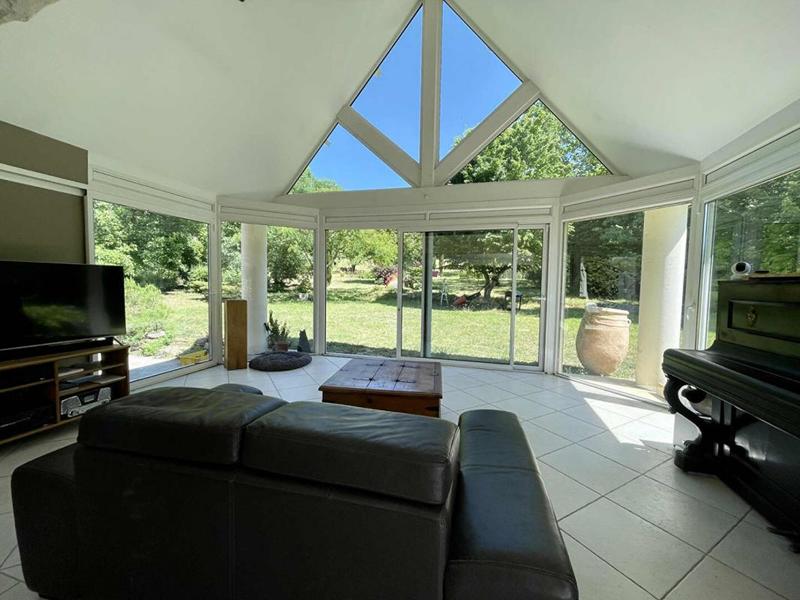 Maison - 180 m² - 7 pièces