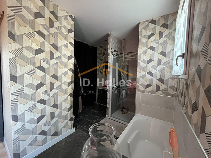 Maison - 161 m² - 9 pièces