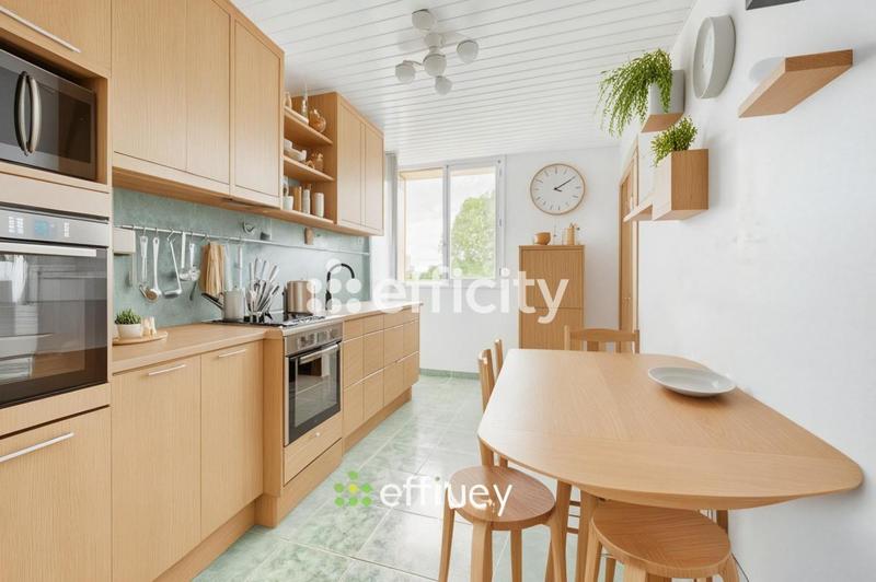 Appartement ancien - 72 m² - 4 pièces