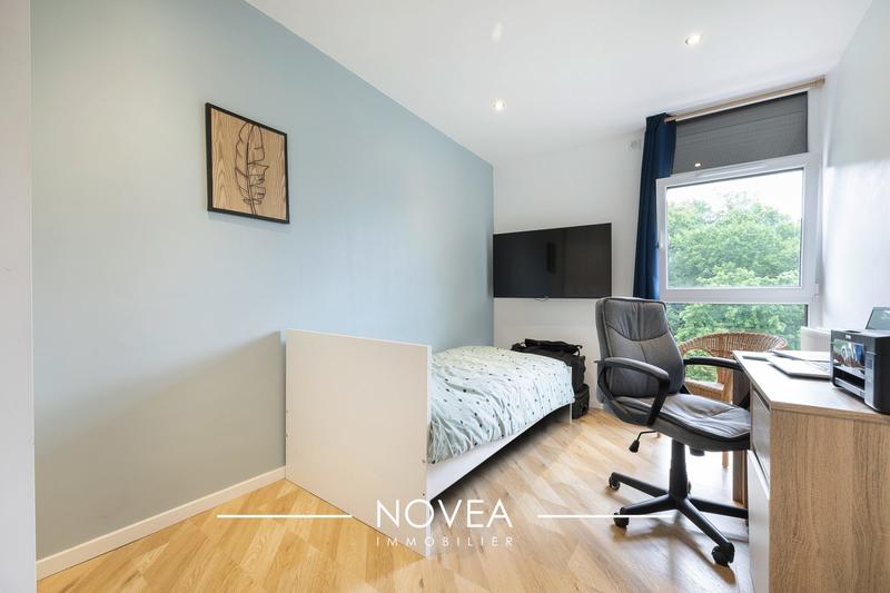 Appartement - 80 m² - 5 pièces