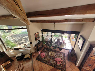 Villa - 260 m² - 9 pièces