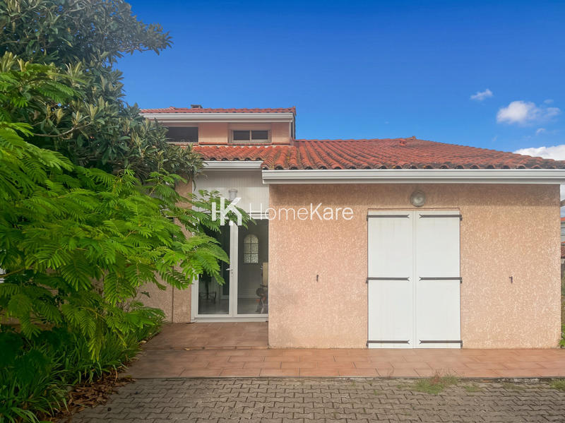 Maison - 200 m² - 8 pièces