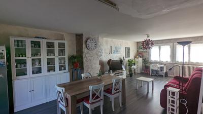 Maison traditionnelle - 83 m² - 4 pièces