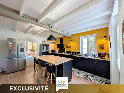 Maison - 264 m² - 9 pièces