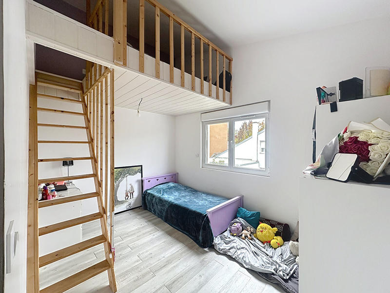 Maison - 95 m² - 5 pièces