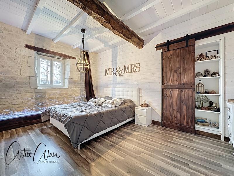 Maison - 271 m² - 9 pièces