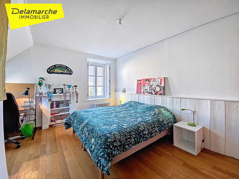 Maison - 325 m² - 11 pièces