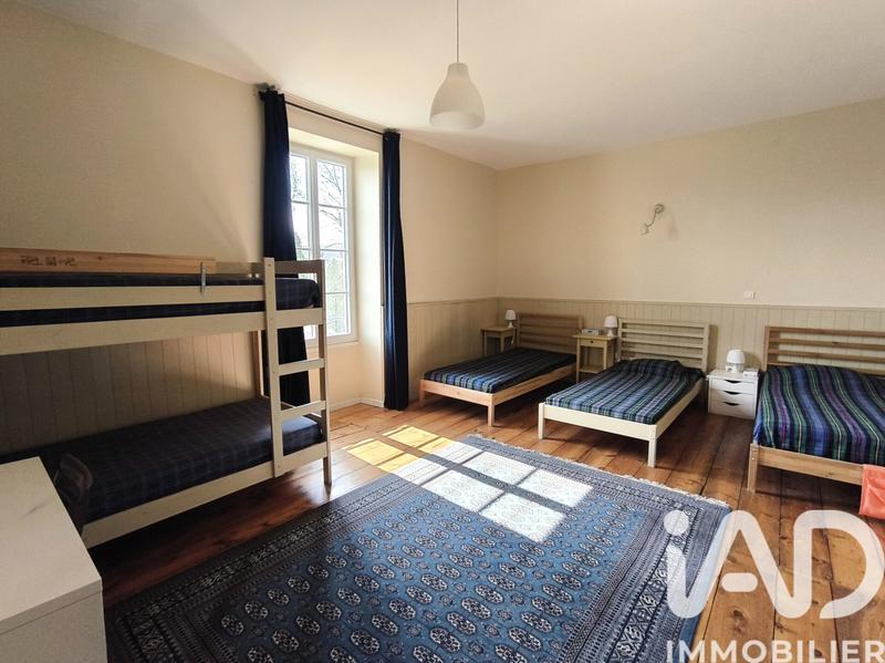 Maison - 232 m² - 10 pièces