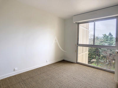 Appartement - 95 m² - 5 pièces