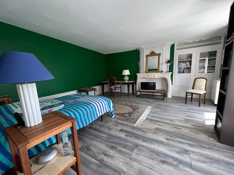 Maison - 208 m² - 8 pièces