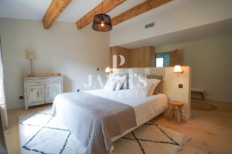 Maison - 200 m² - 6 pièces