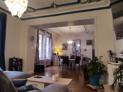 Maison - 264 m² - 12 pièces