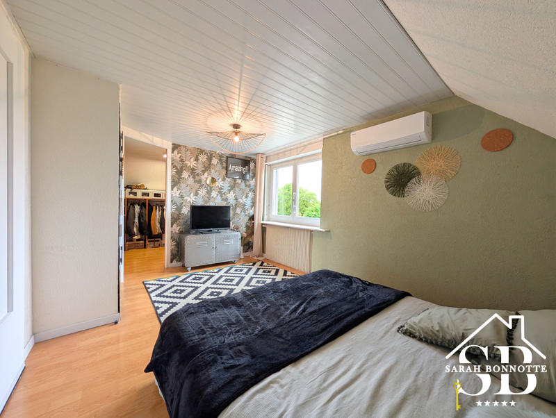 Maison - 95 m² - 5 pièces