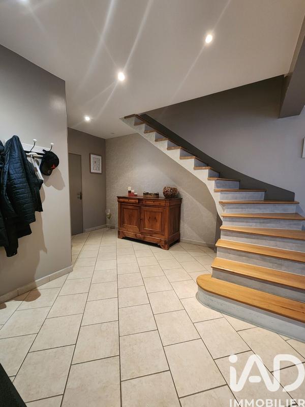 Maison - 214 m² - 6 pièces