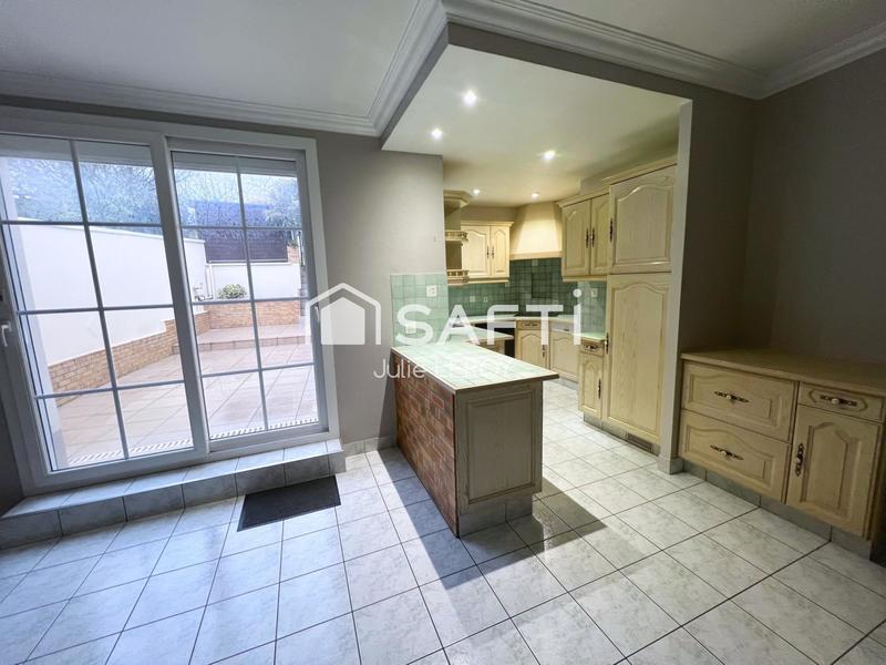 Maison - 202 m² - 8 pièces