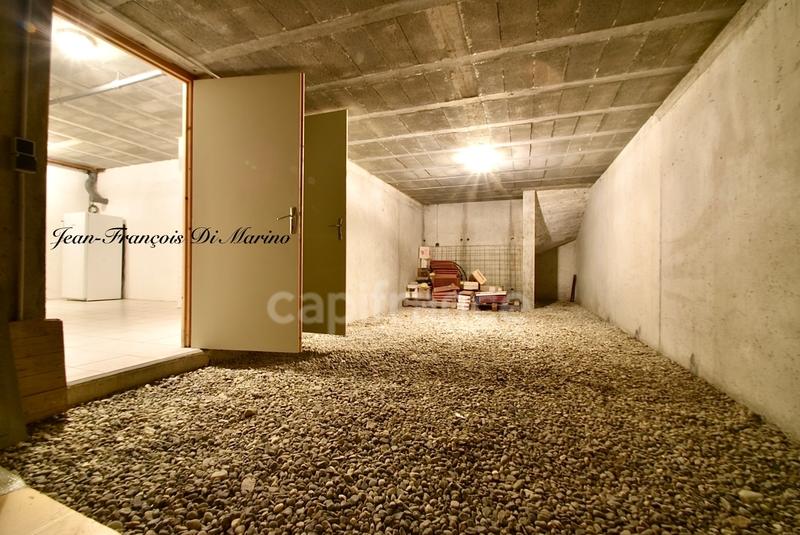 Maison - 211 m² - 8 pièces