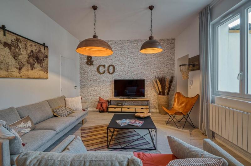 Maison - 187 m² - 10 pièces