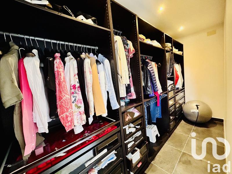 Maison de village - 360 m² - 10 pièces